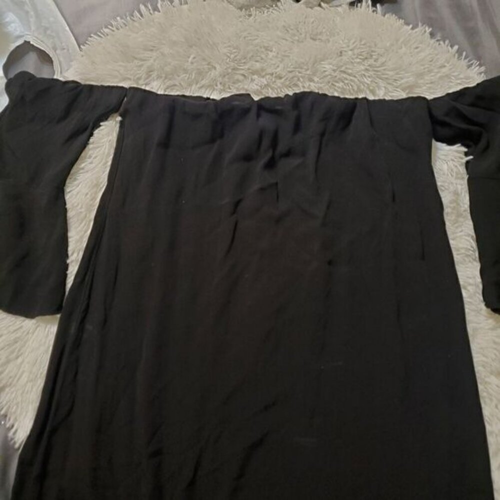 Dynamite dress with off shoulder sleeves